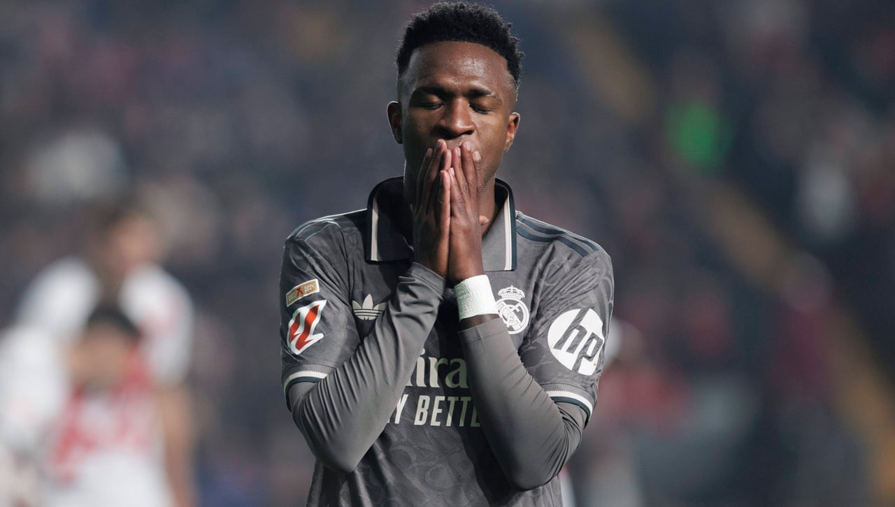 Vinicius la ‘lía’ en Vallecas