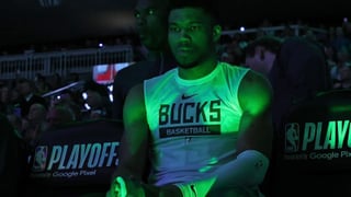 Antetokounmpo podría irse a los Warriors con Curry 