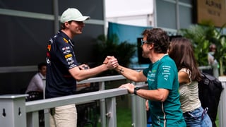 Fernando Alonso hace una atractiva propuesta a Verstappen