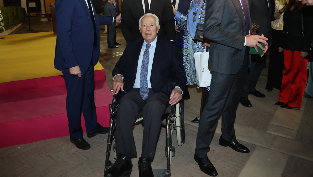 Curro Romero preocupa por su estado de salud