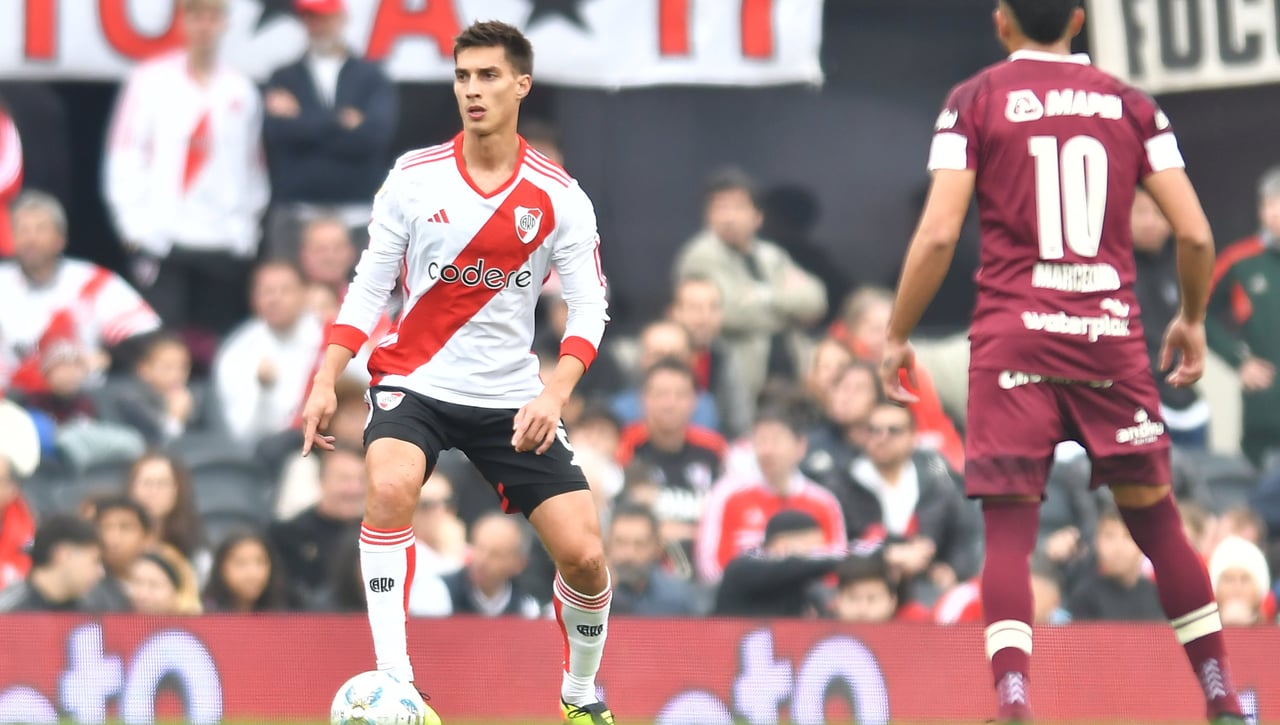 Gattoni la lía y casi cuesta la derrota a River Plate en su debut