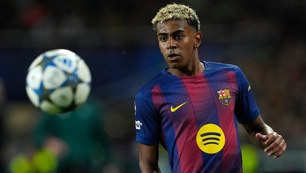 Duro palo a Lamine Yamal