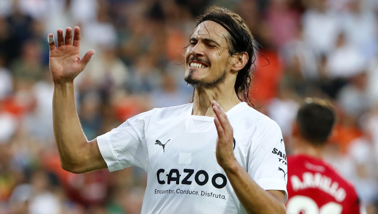 Cavani, descartado contra el Betis, correrá riesgos en el Mundial de Qatar