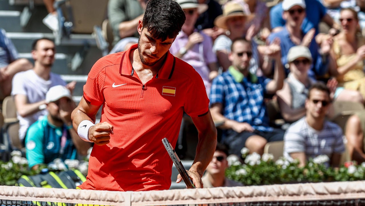 Alcaraz se impone a Safiullin y ya está en cuartos