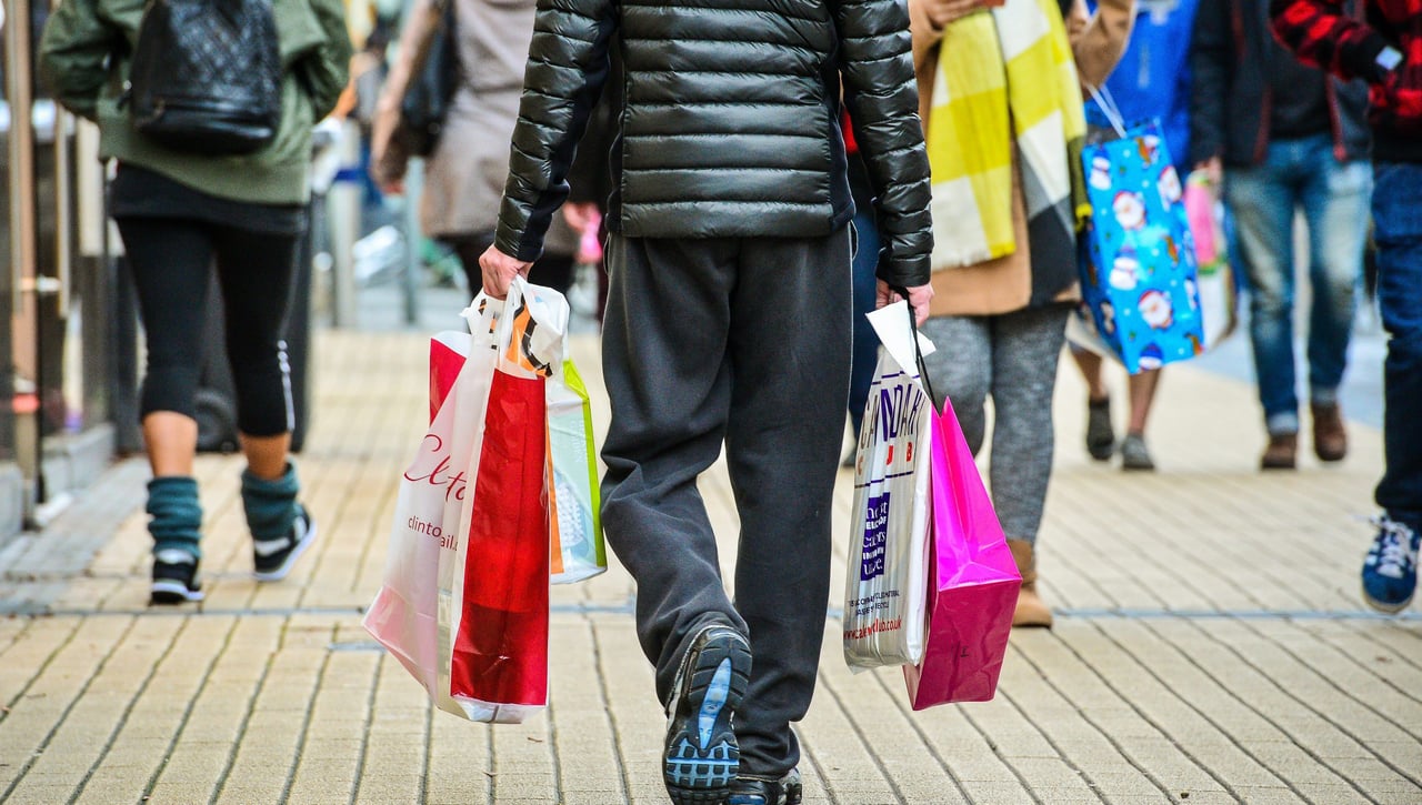 Solo un 30% de los productos baja realmente de precio en Black Friday, según un informe de la OCU