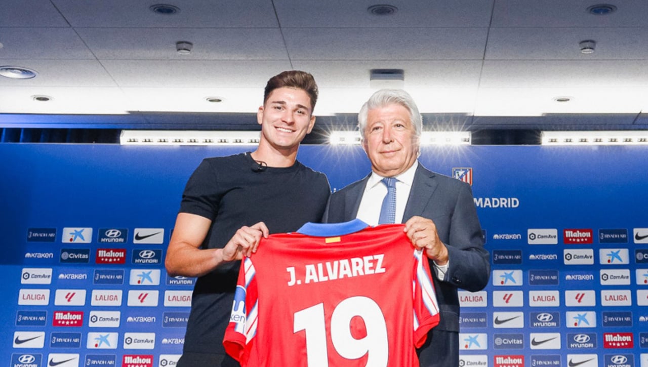 Julián Alvarez, 'a full' con el Atlético