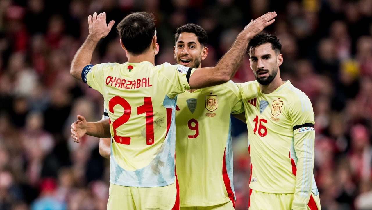 Dinamarca 1-2 España: Oyarzabal y Ayoze sellan el billete a cuartos como primera de grupo