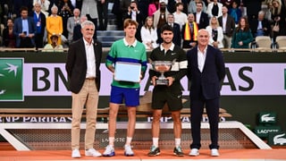 Alcaraz - Sinner: Horario, canal y dónde ver en TV y online el partido de Carlos Alcaraz en el Six Kings Slam 2025