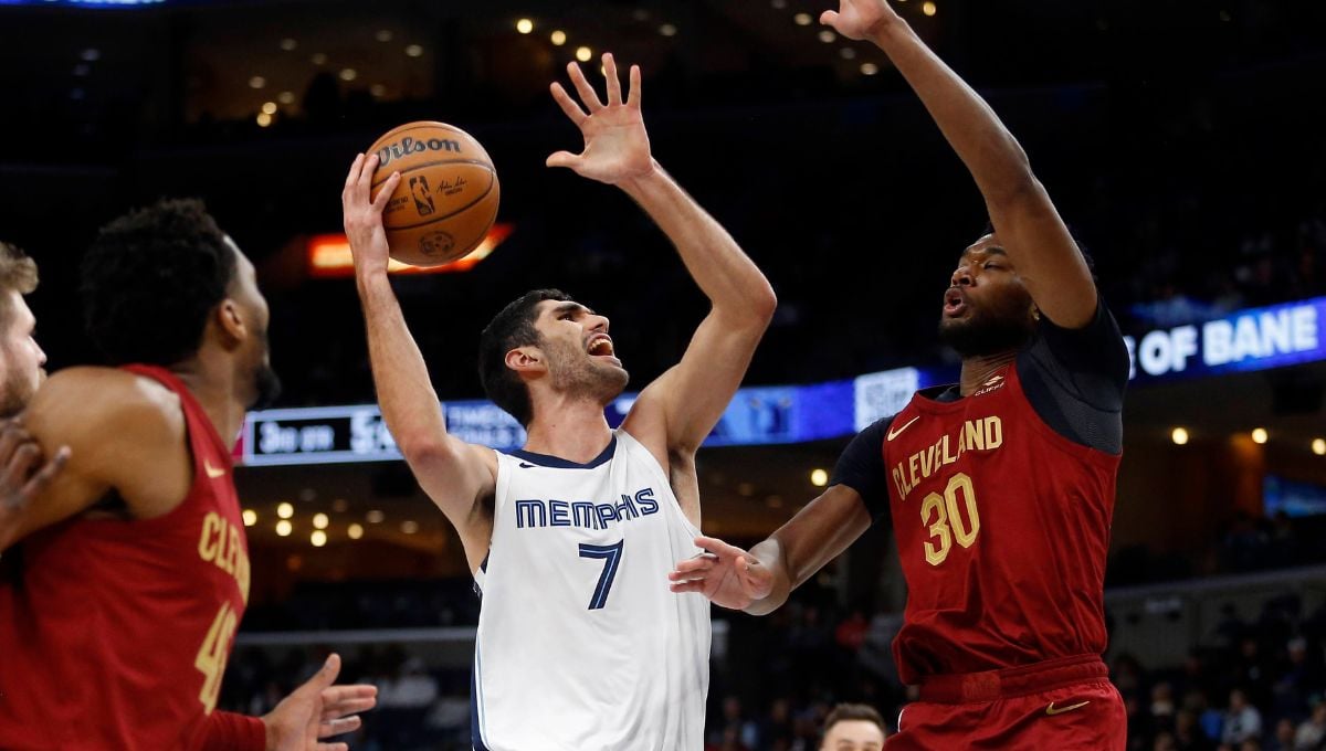 Aldama toca el cielo y los Lakers desatan la locura
