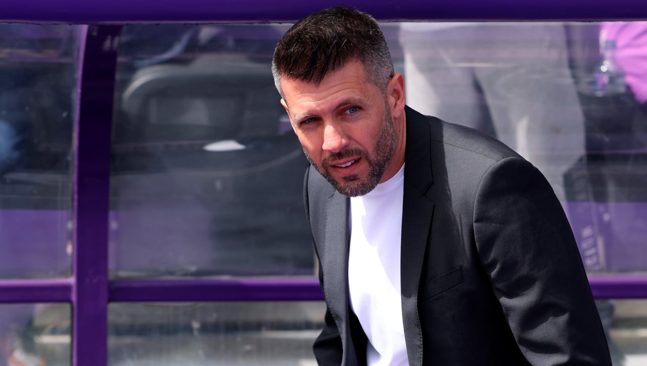 Pezzolano muestra su descontento con el VAR en su primer partido en España