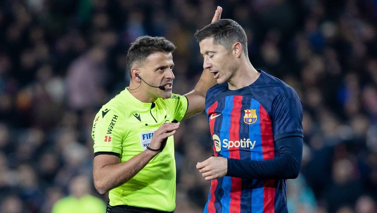 El Barça ya 'presiona' al árbitro para recibir al Betis