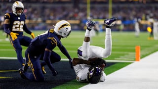 Lamar Jackson da a los Ravens el duelo fraternal de la NFL