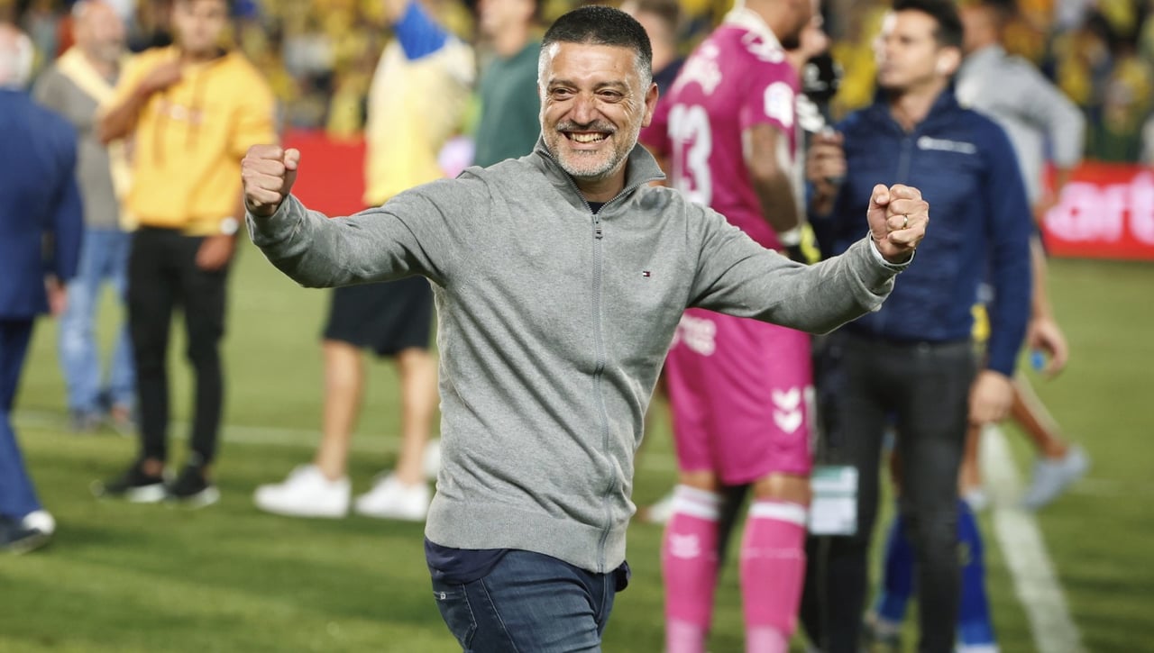 García Pimienta pide "acertar con los fichajes" en Las Palmas