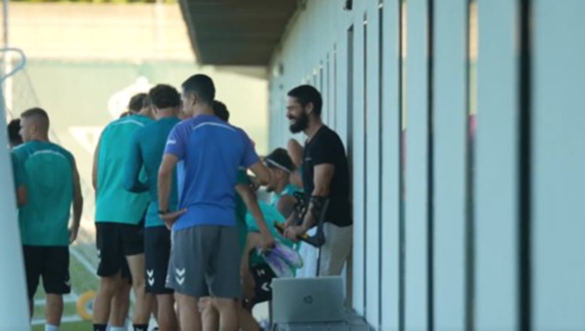 Ausencia prolongada de Marc Bartra y reaparición de Isco