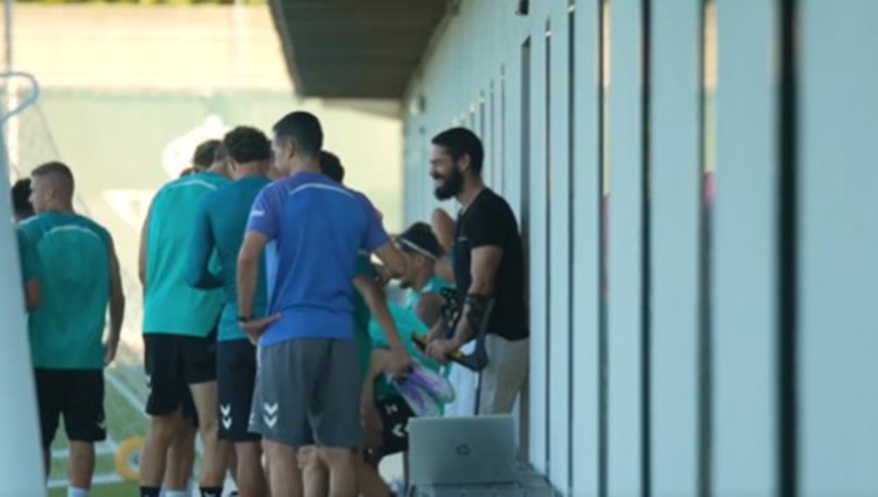 Ausencia prolongada de Marc Bartra y reaparición de Isco