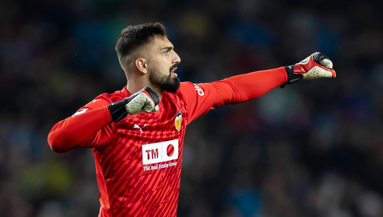 El Newcastle se planta por Mamardashvili