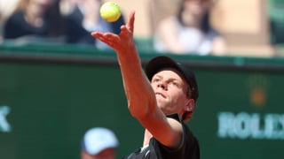 Jannik Sinner da un paso atrás