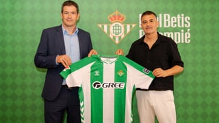 Acuerdo largo y revolucionario del Betis con Hummel: "Seremos fabricantes"