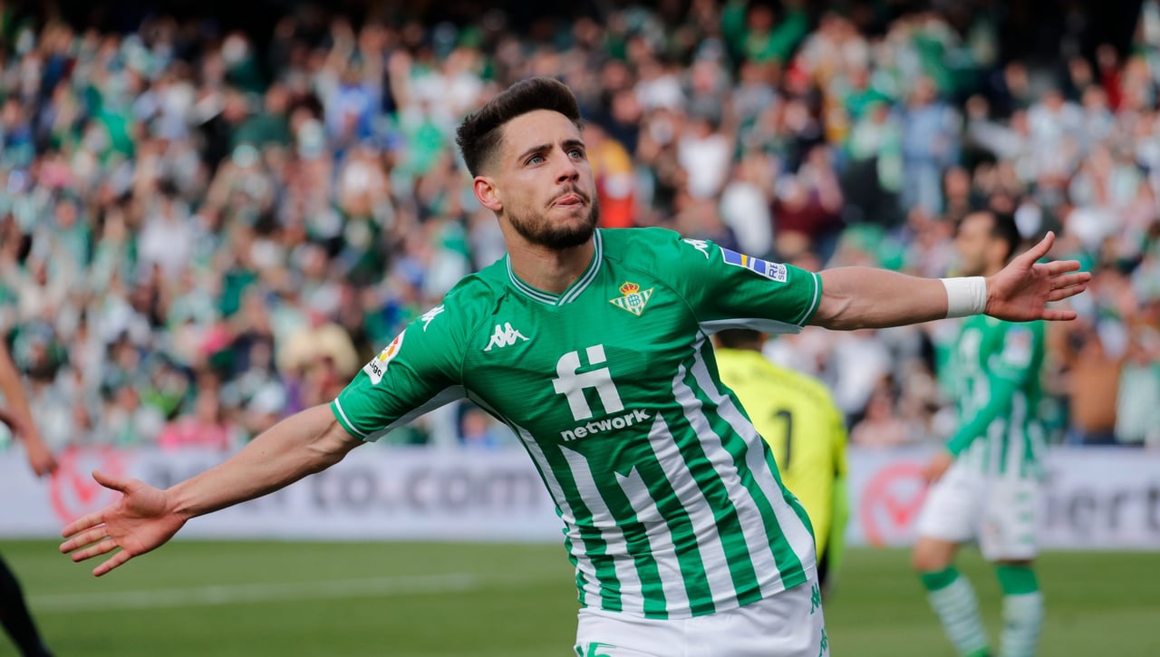 El Nottingham Forest teme más competencia de la Premier y sube su apuesta por Álex Moreno