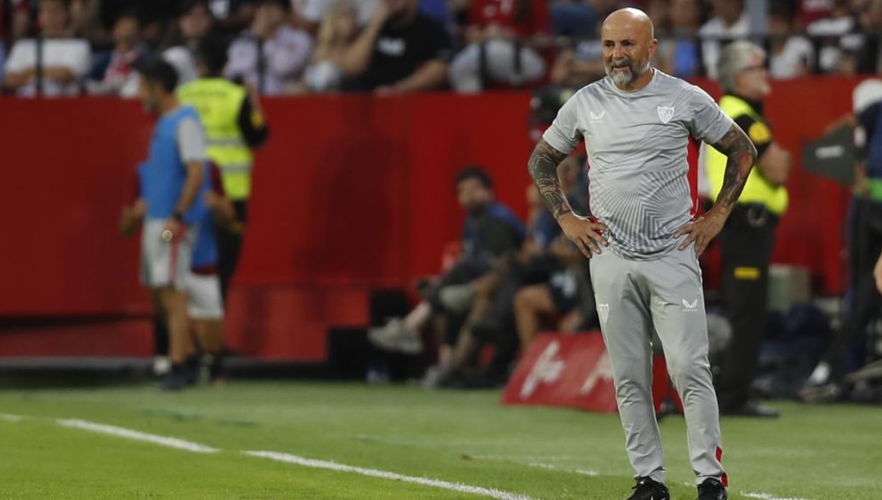 Mientras que Sampaoli se lo piensa, el Cádiz mira a la delantera del Sevilla para enero