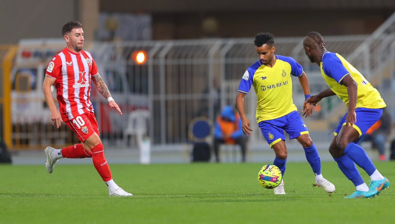 Al Nassr 1-1 UD Almería: Luis Suárez ya huele sangre