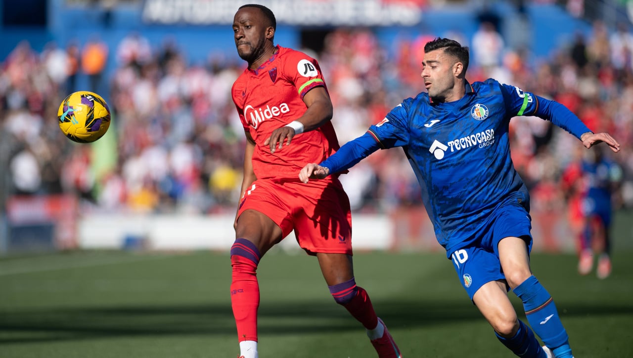 El Sevilla, en Getafe: pierde a Carmona y teme quedarse sin extremos