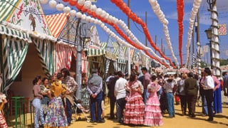 Abusos de Uber y Cabify, Hellboy, la muerte de un caballo o 'Papa gorda', protagonistas del inicio de la Feria de Abril de Sevilla 