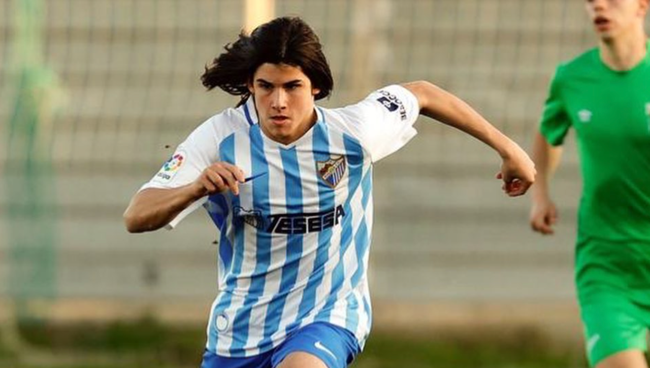 El Málaga piensa en un futuro junto a Álex Calvo