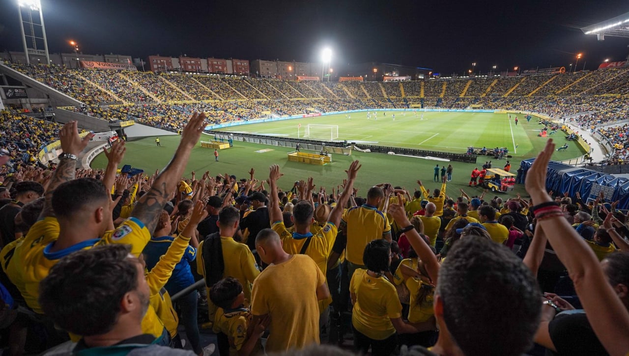 Marea amarilla para el posible ascenso de Las Palmas