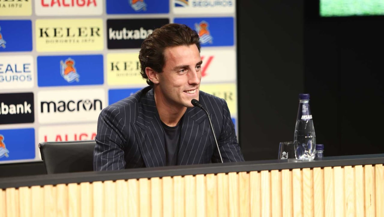 Odriozola, 'sin rencores' con el Real Madrid en su presentación