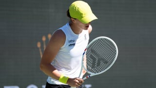 Swiatek pierde y se la lía a un recogepelotas