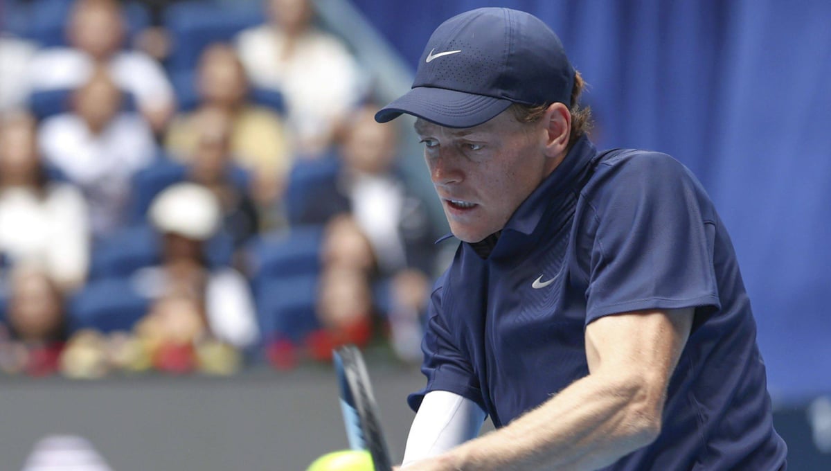 Sinner dice adiós y Carlos Alcaraz lo celebra en silencio