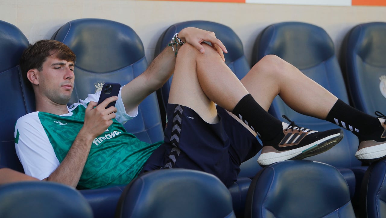 Miranda analiza su suplencia en el Betis: "Yo estoy al cien por cien"  