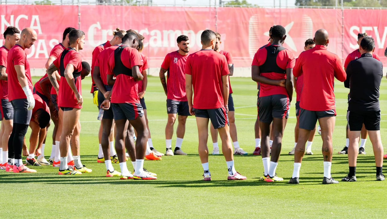 Baja de última hora en el Sevilla para el derbi que obliga a dos cambios urgentes