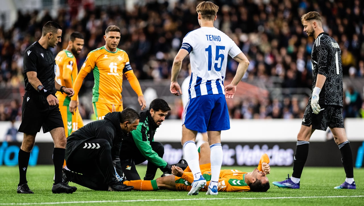 Pellegrini se teme lo peor por Juanmi, pendiente de más pruebas en Sevilla, pero con algo claro (y positivo) ya