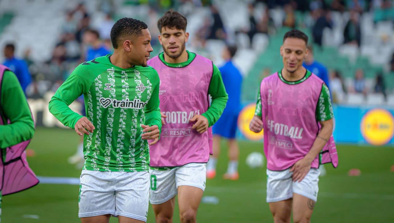 El 'dardo' del agente de Vitor Roque, que captó el mensaje desde La Palmera