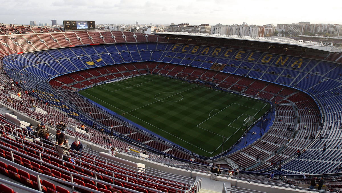 El regreso al Camp Nou pende de un papel