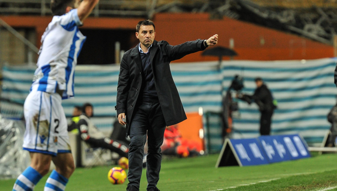 Oviedo, Espanyol, Zaragoza, Levante... otro equipo apunta al despido en Segunda División