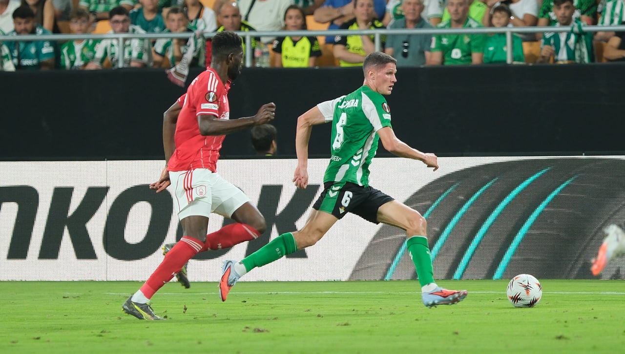 El Eintracht no se olvida para enero de Altimira: "Cuando un club apuesta dinero por ti, lo piensas"