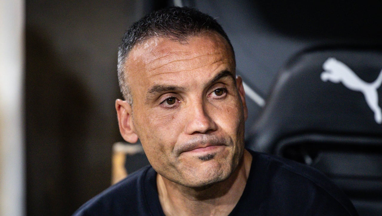 Sergio Francisco queda en el alambre después de una nueva derrota de la Real Sociedad