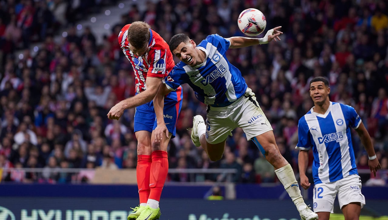 Competencia para Sevilla y Betis por un central a coste cero