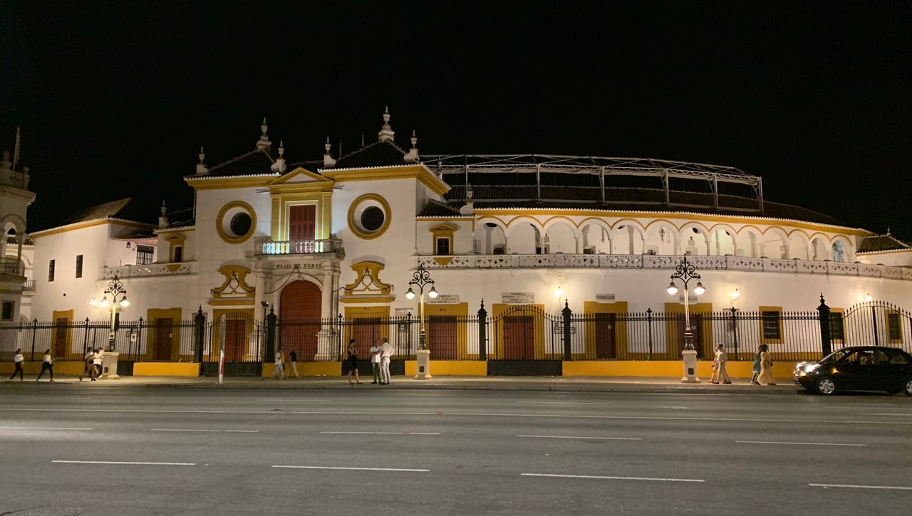 Enorme decepción por la suspensión de un concierto señalado en Sevilla