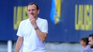 Alberto González tira de Jesús Vallejo