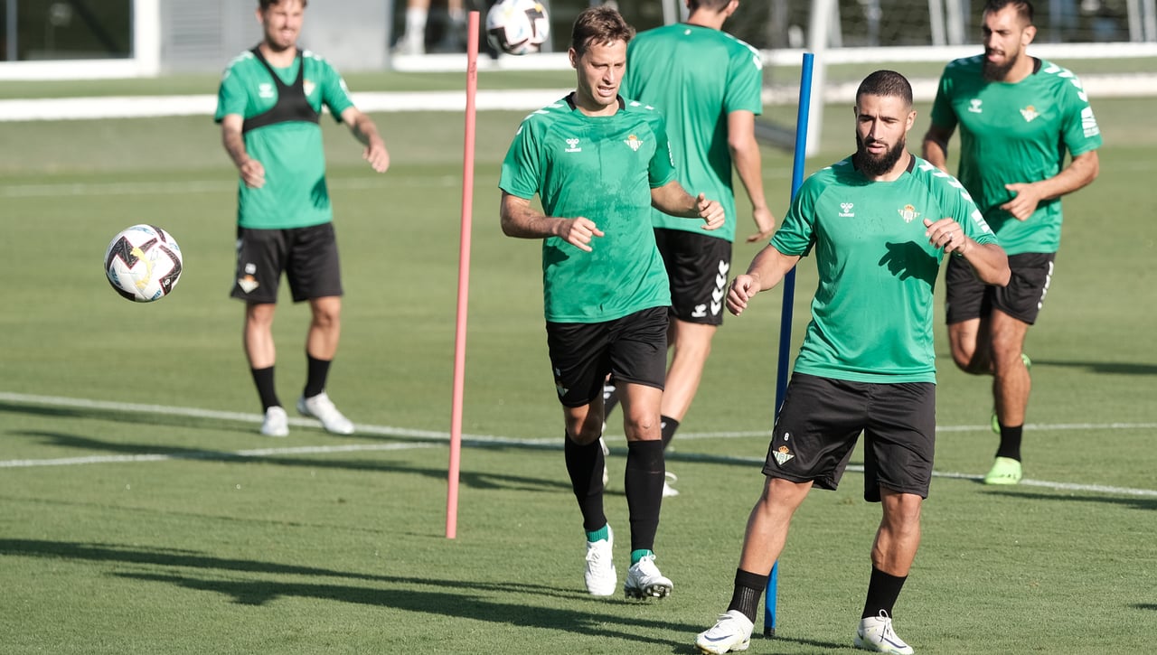 Fekir aprieta para acortar plazos y ya toca balón