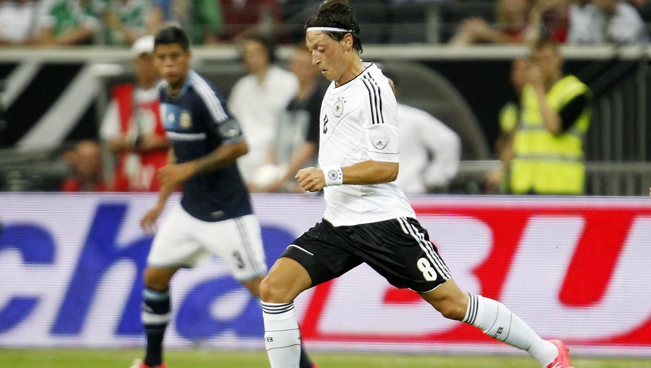 El adiós del 'mago' Mesul Özil