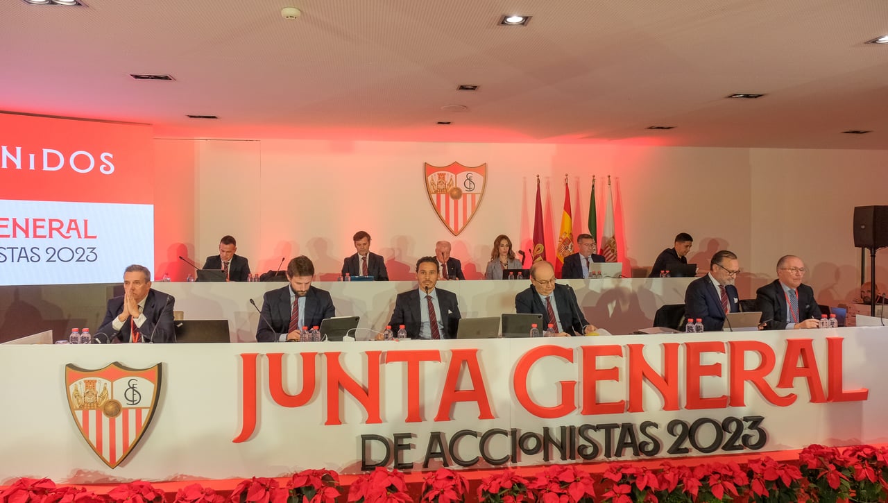 Enrique de la Cerda denuncia presiones de Del Nido Carrasco y evidencia la máxima tensión en el consejo del Sevilla