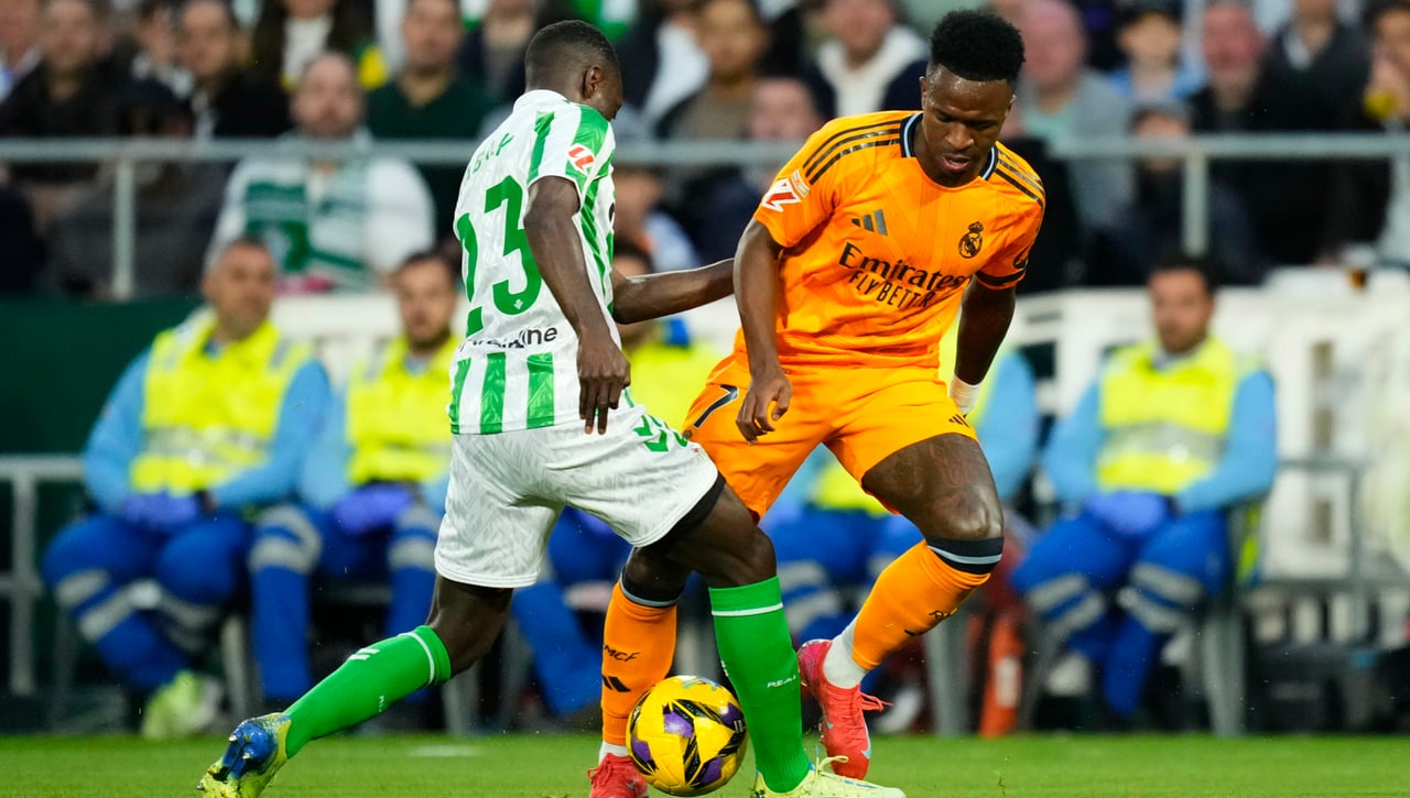 Vinicius se burla de la afición del Betis y acaba pagándolo