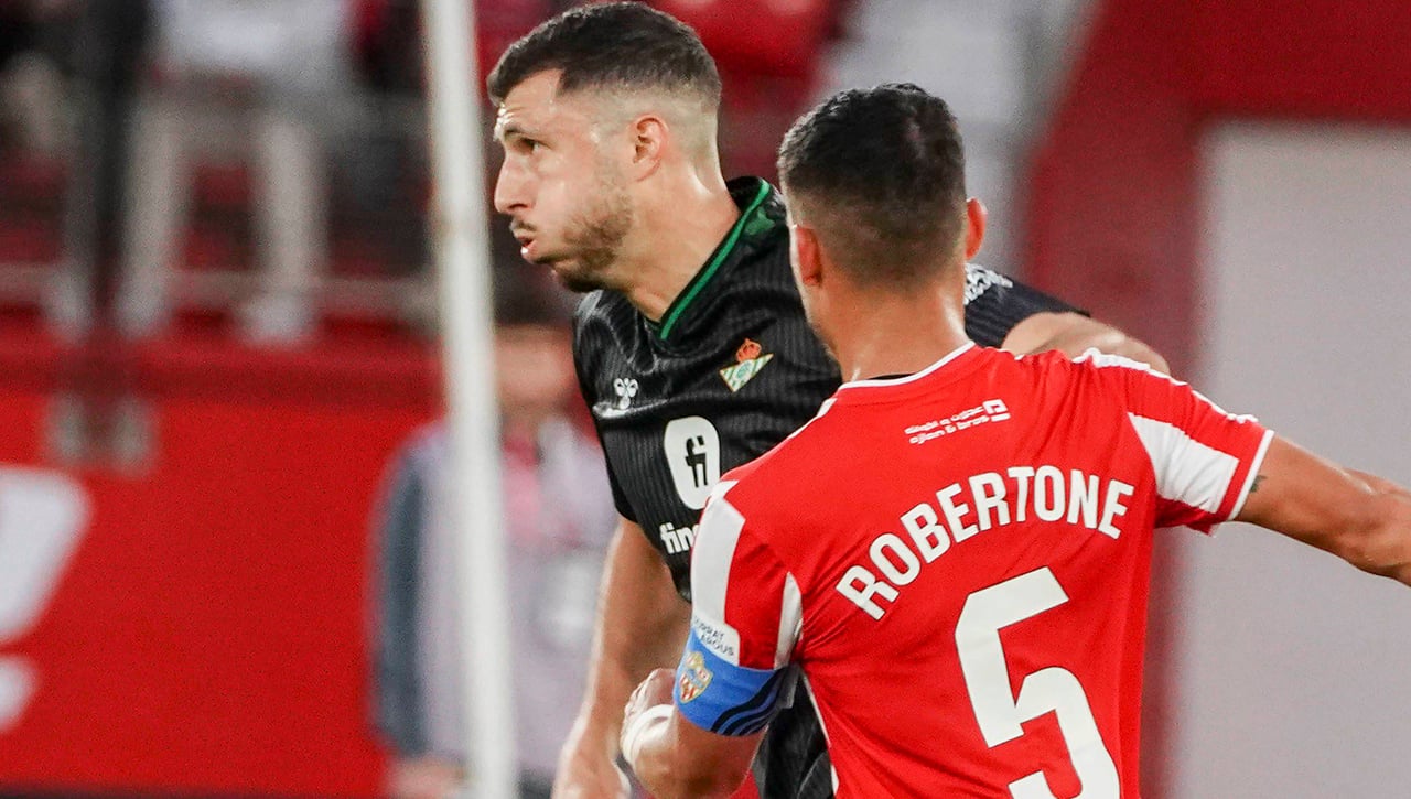 El 'enfado' del vestuario del Betis por lo ocurrido en Almería