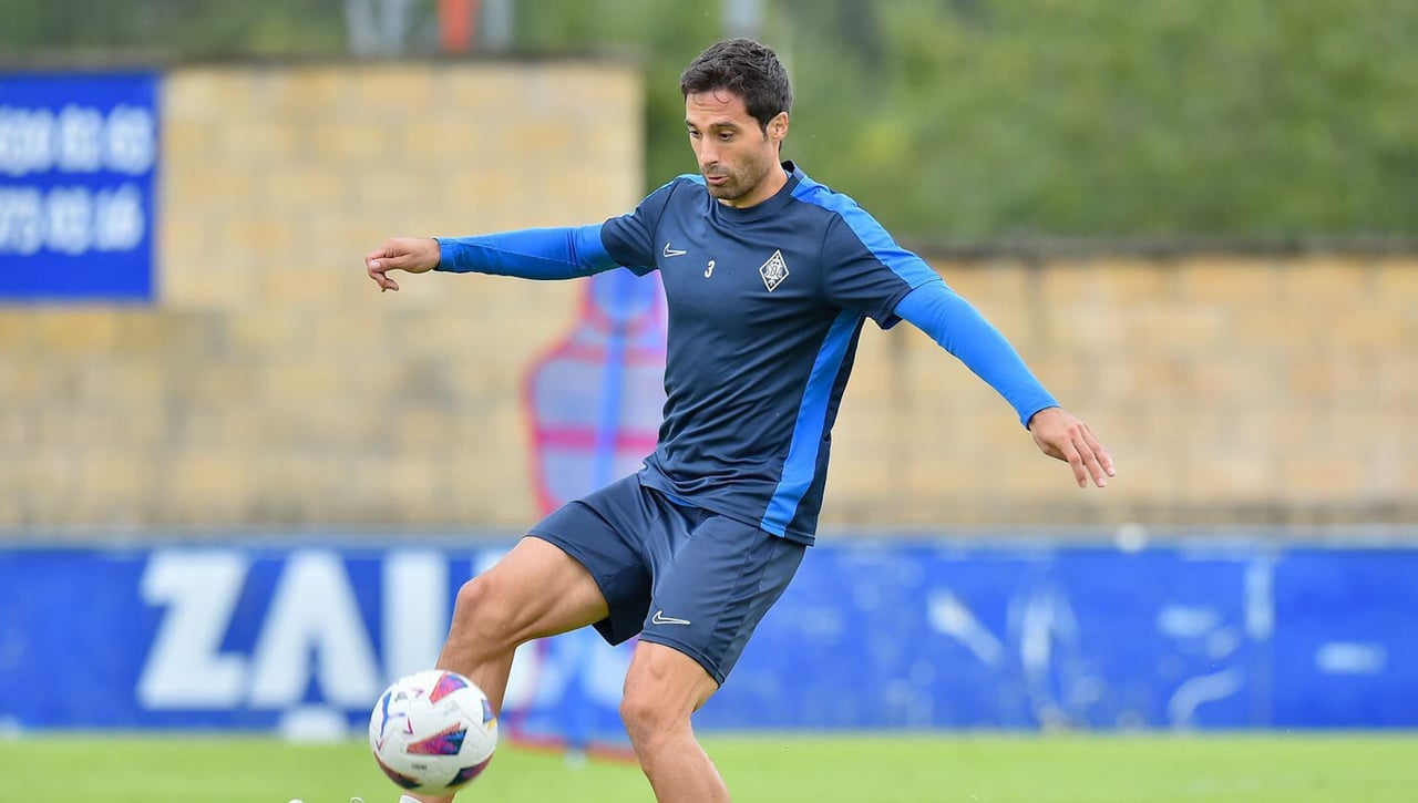 Jugó con el Athletic Club la Champions League y ahora sigue dando guerra en Segunda División