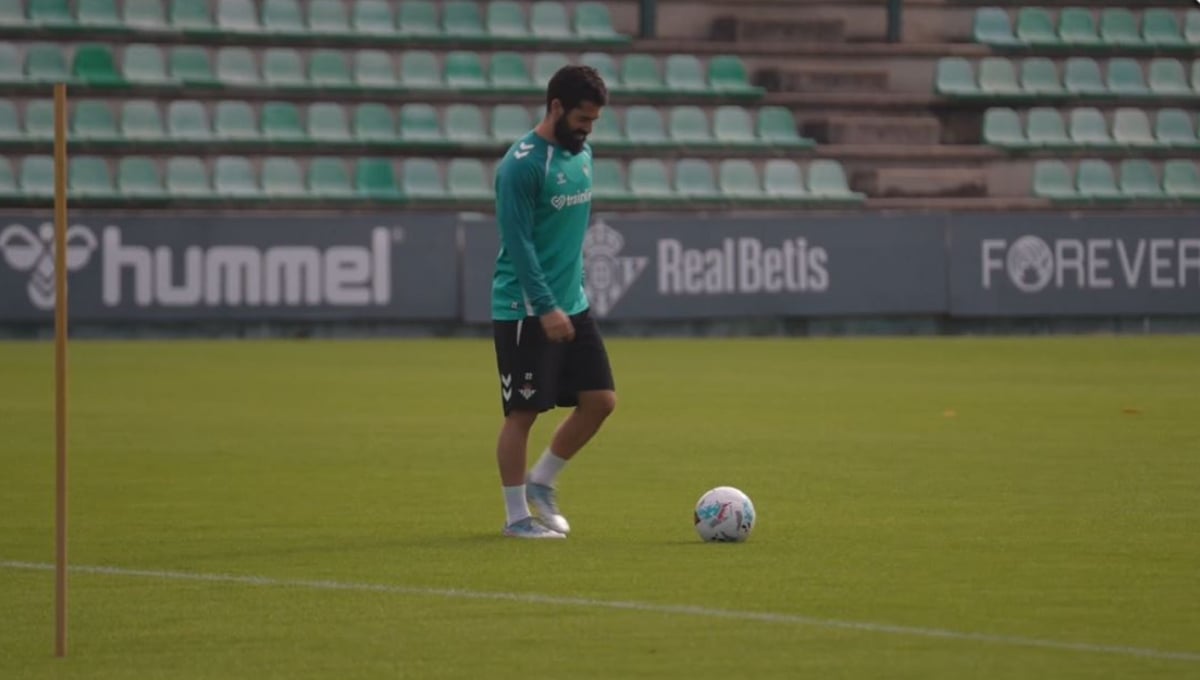 Isco Alarcón alegra la resaca liguera del Betis: "Un paso más"